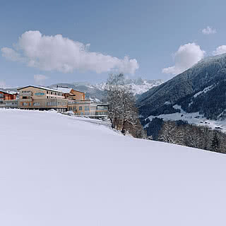 Hotel Fernblick Montafon - Aussenansicht im Winter